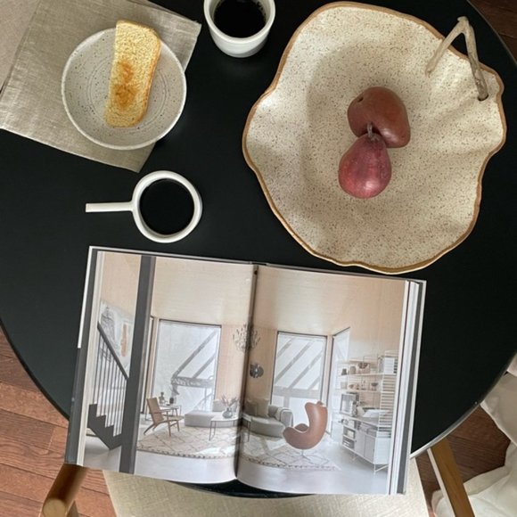 NWT Large Handmade Ceramic Ruffle Bowl - Picture 3 of 4